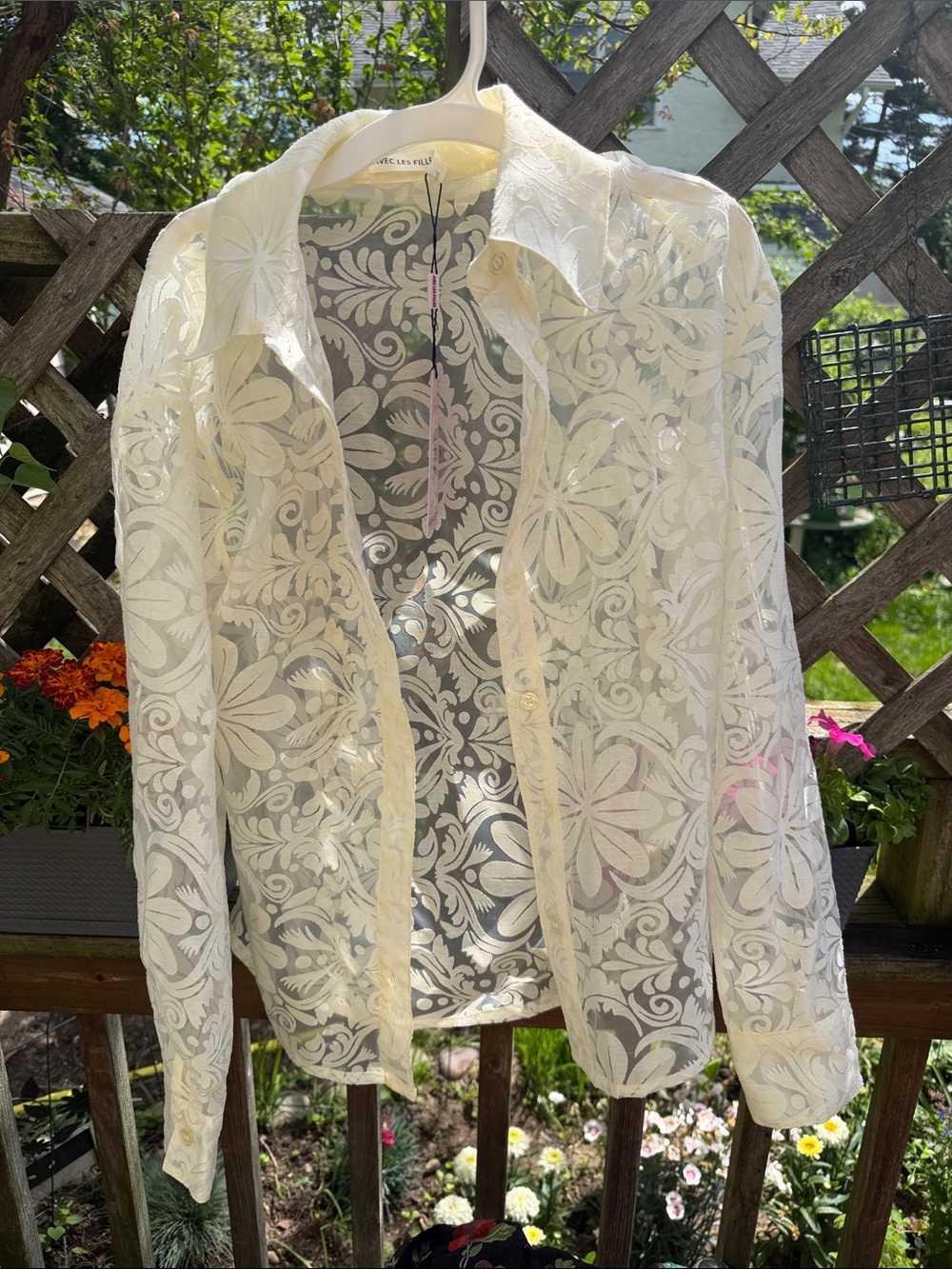 Avec Les Filles Cream Floral Lace Button-Front Blouse